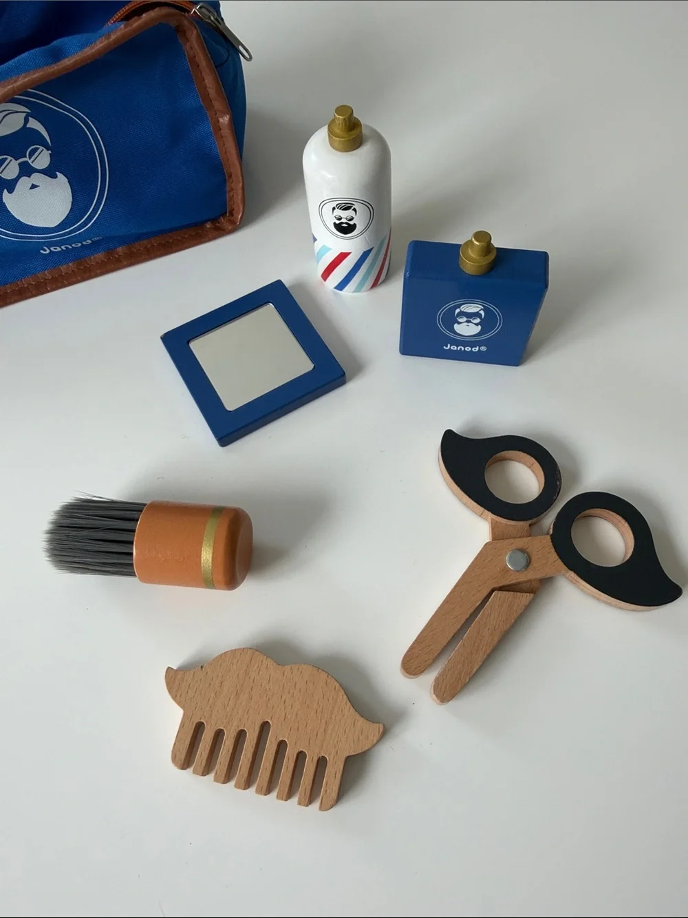 Boys Janod barber play set, GUC